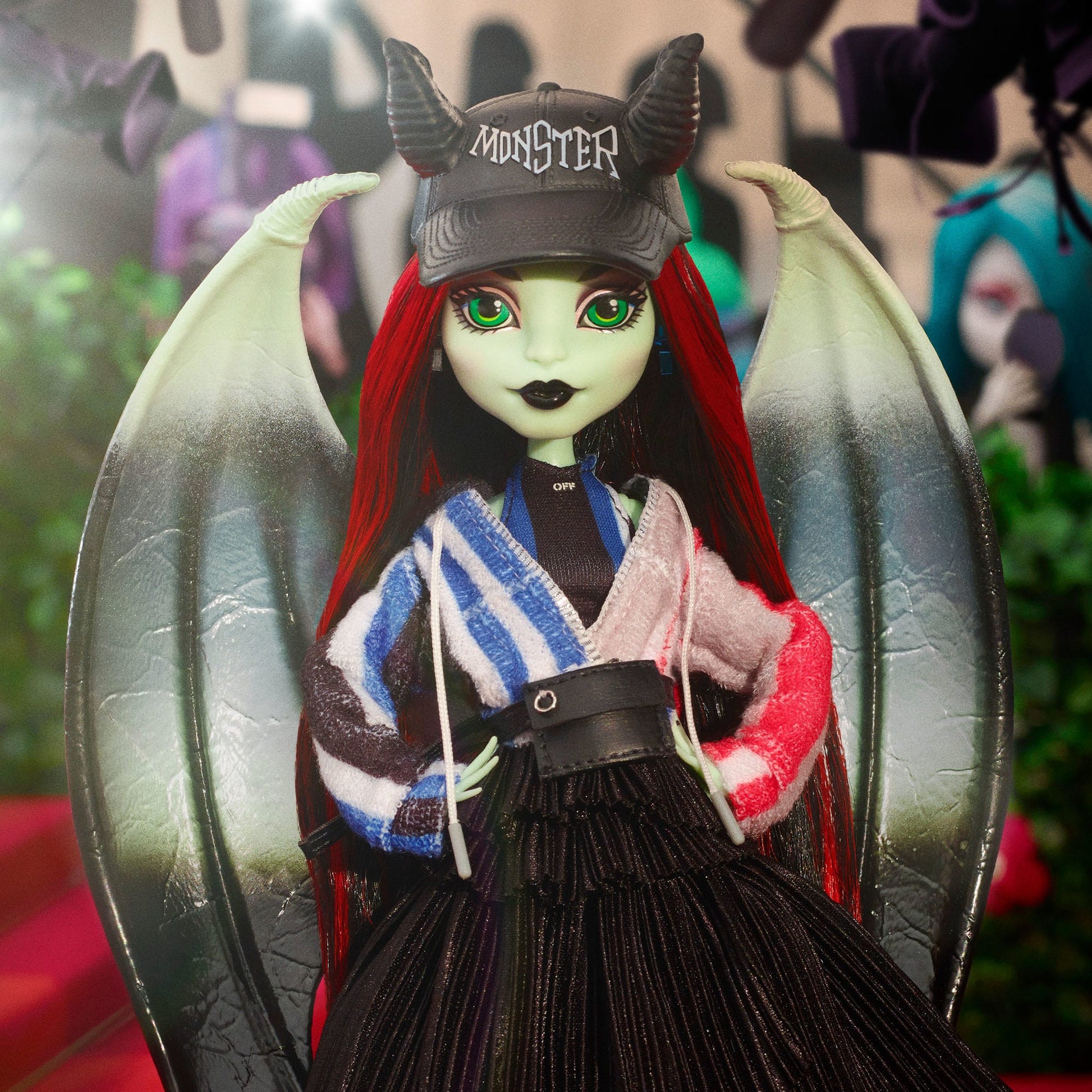 Off-White™ c/o Monster High Raven Rhapsody Doll - Búp Bê Sưu Tầm Cao Cấp Mattel Creations - Góc nhìn khác 3