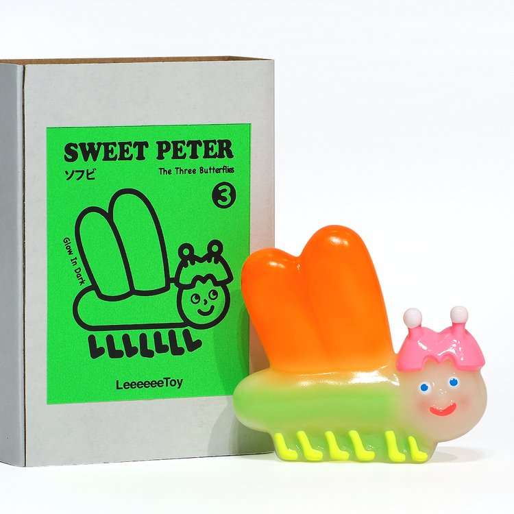 Happy Butterfiles (Glow In Dark) Đồ Chơi Art Toy Sofubi LeeeeeToy - Góc nhìn khác 3