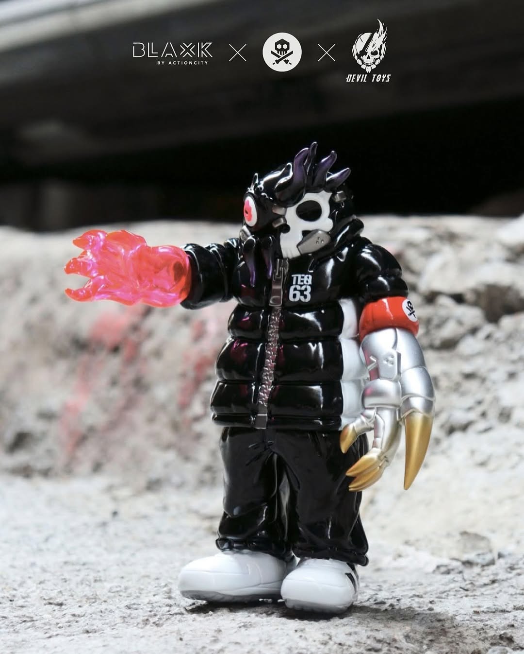 Gyaromi (Quiccs Colorway) - Mô hình Figure Sofubi Cao Cấp - Devil Toys - Góc nhìn khác 3