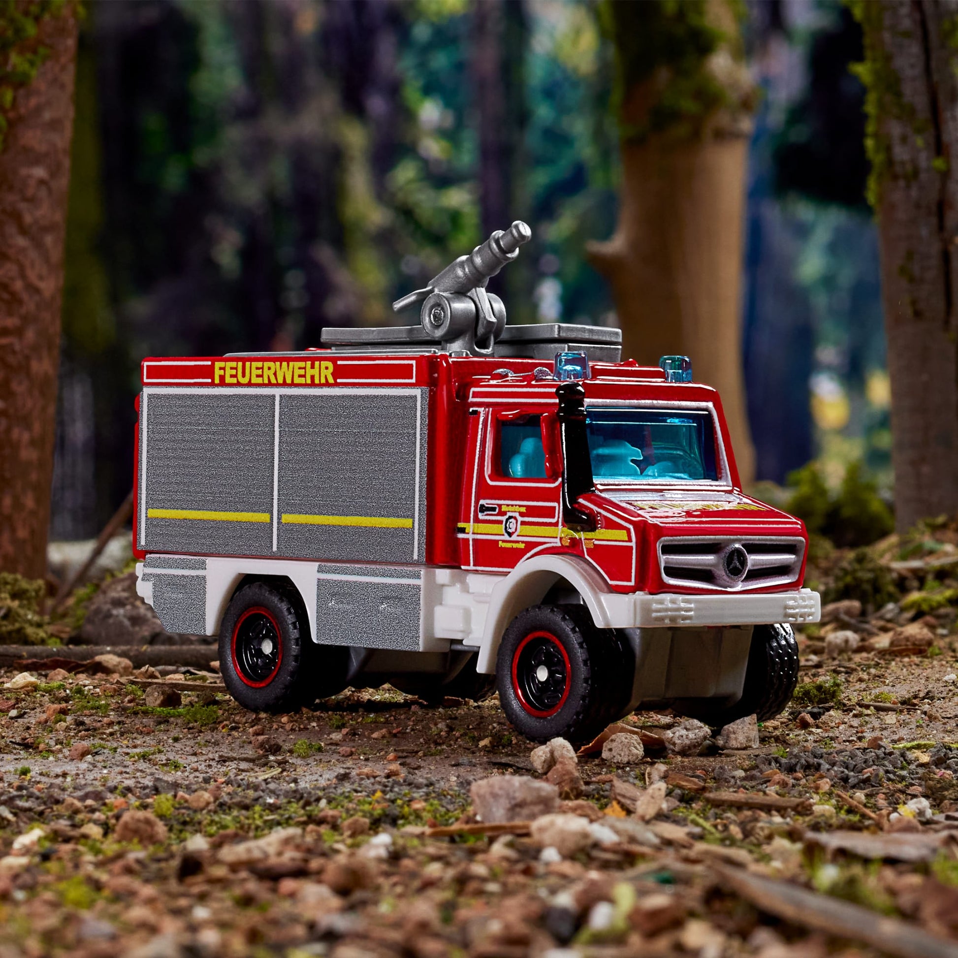 Matchbox Collectors Mercedes-Benz Unimog Fire Truck - Xe Cứu Hỏa Mô Hình Kim Loại Cao Cấp - Hình ảnh bổ sung 4