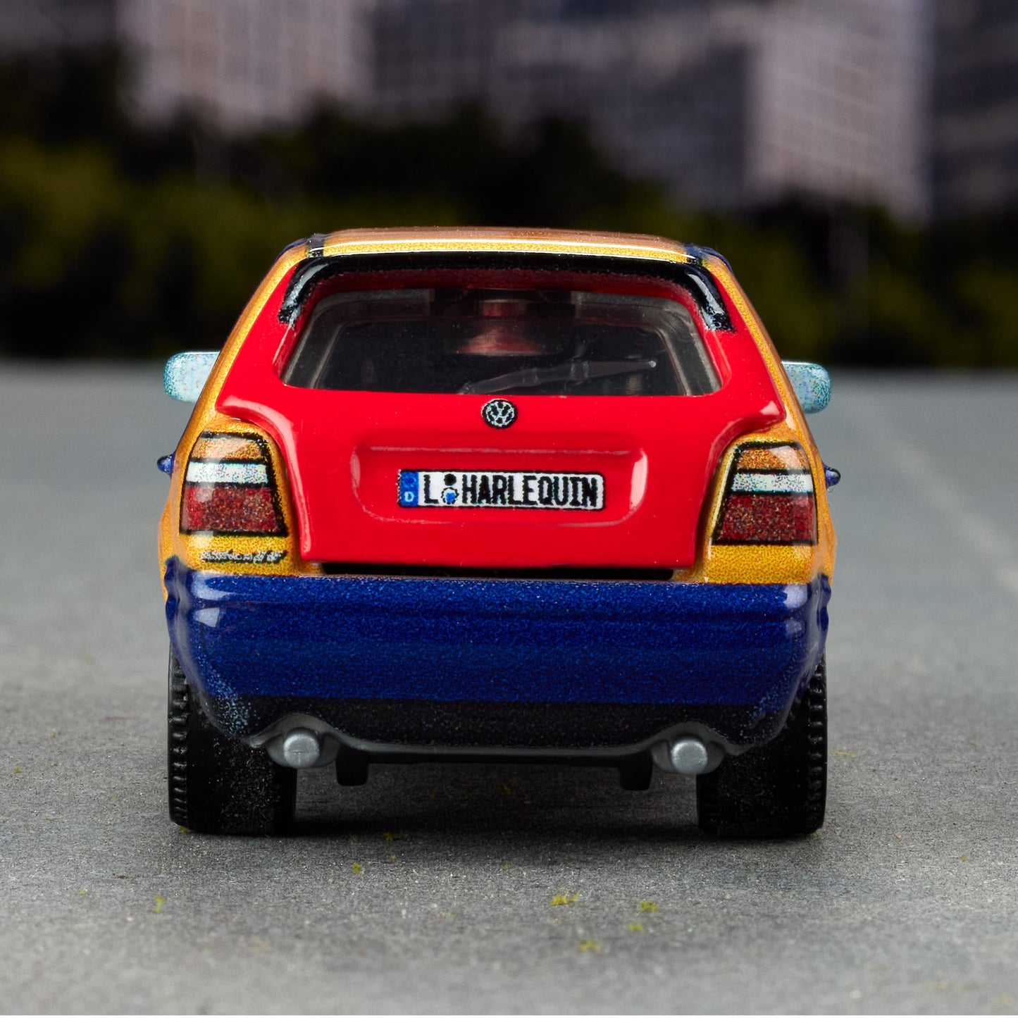 Matchbox 1995 Volkswagen Golf Harlequin - Mô Hình Xe Ô Tô Sưu Tầm Tỉ Lệ 1:64 Matchbox Collectors - Hình ảnh bổ sung 9