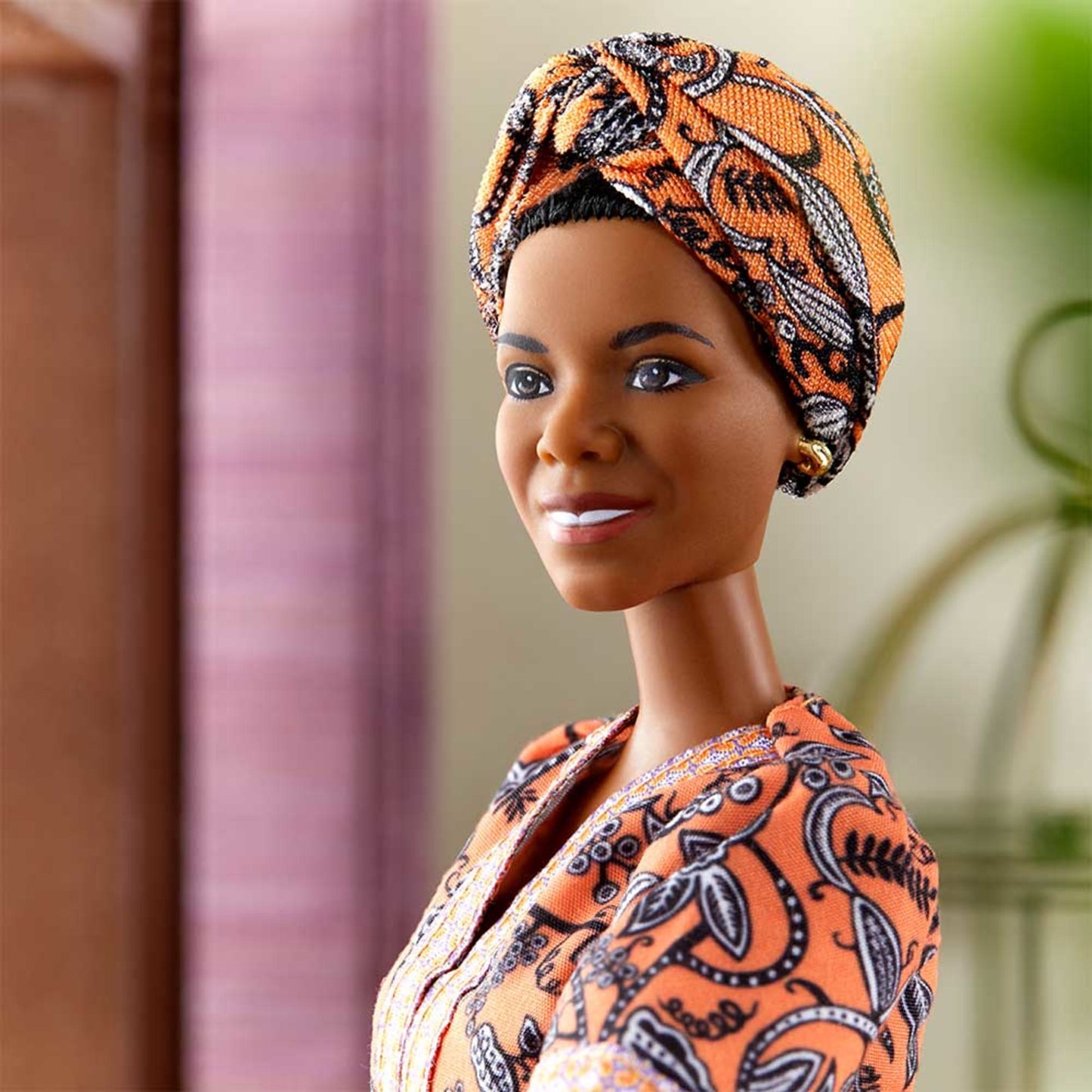 Barbie Inspiring Women Maya Angelou Doll - Búp bê Sưu tầm Maya Angelou - Mattel Signature - Hình ảnh bổ sung 6
