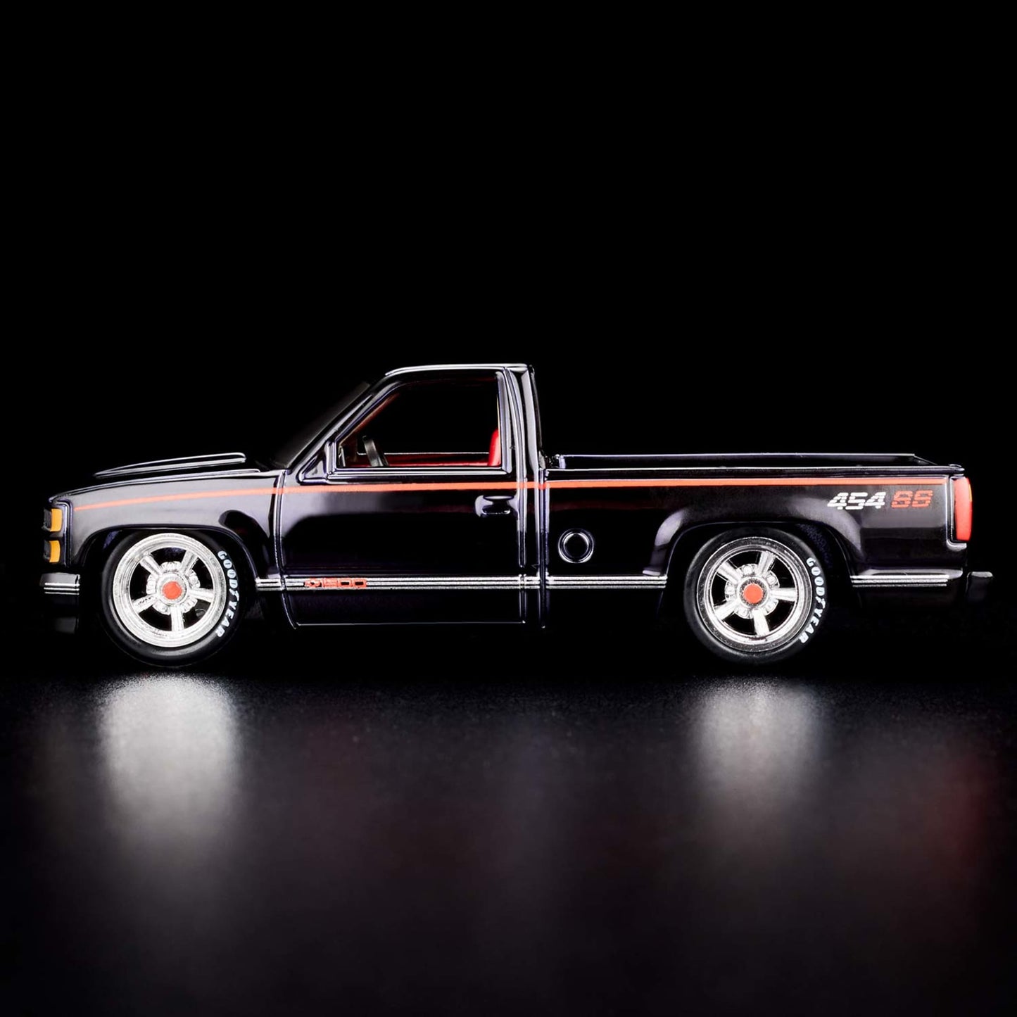 RLC Exclusive 1990 Chevy 454 SS Xe Mô Hình Bán Tải 1:64 Hot Wheels Red Line Club - Hình ảnh bổ sung 4