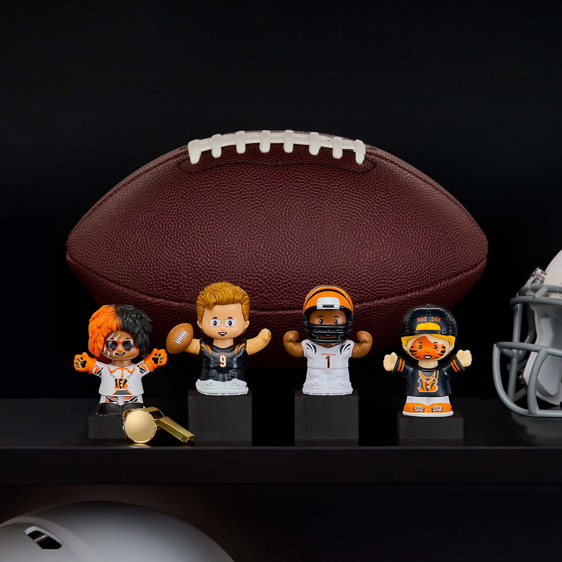 Little People Collector x NFL Cincinnati Bengals Set - Bộ Mô Hình Nhân Vật Thể Thao NFL - Mattel - Hình ảnh chi tiết 2