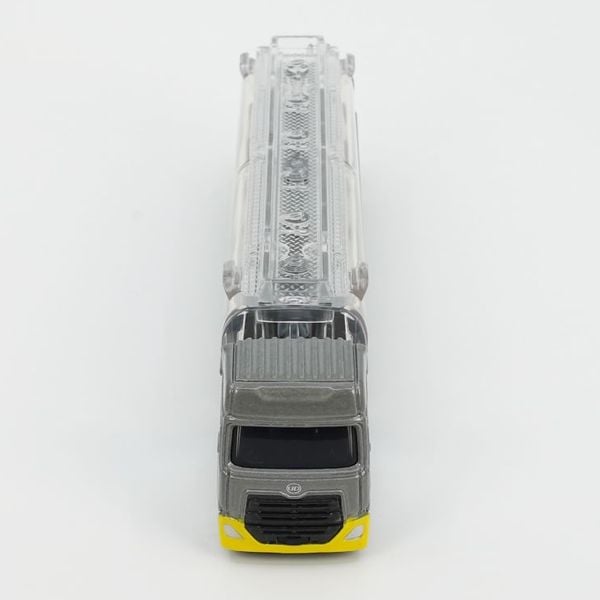 Long Tomica No. 136 UD Trucks Quon Tank Lorry
