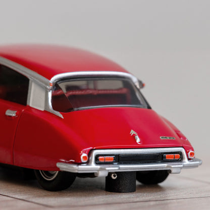 Hot Wheels x MoMA Citroën DS 23 Sedan