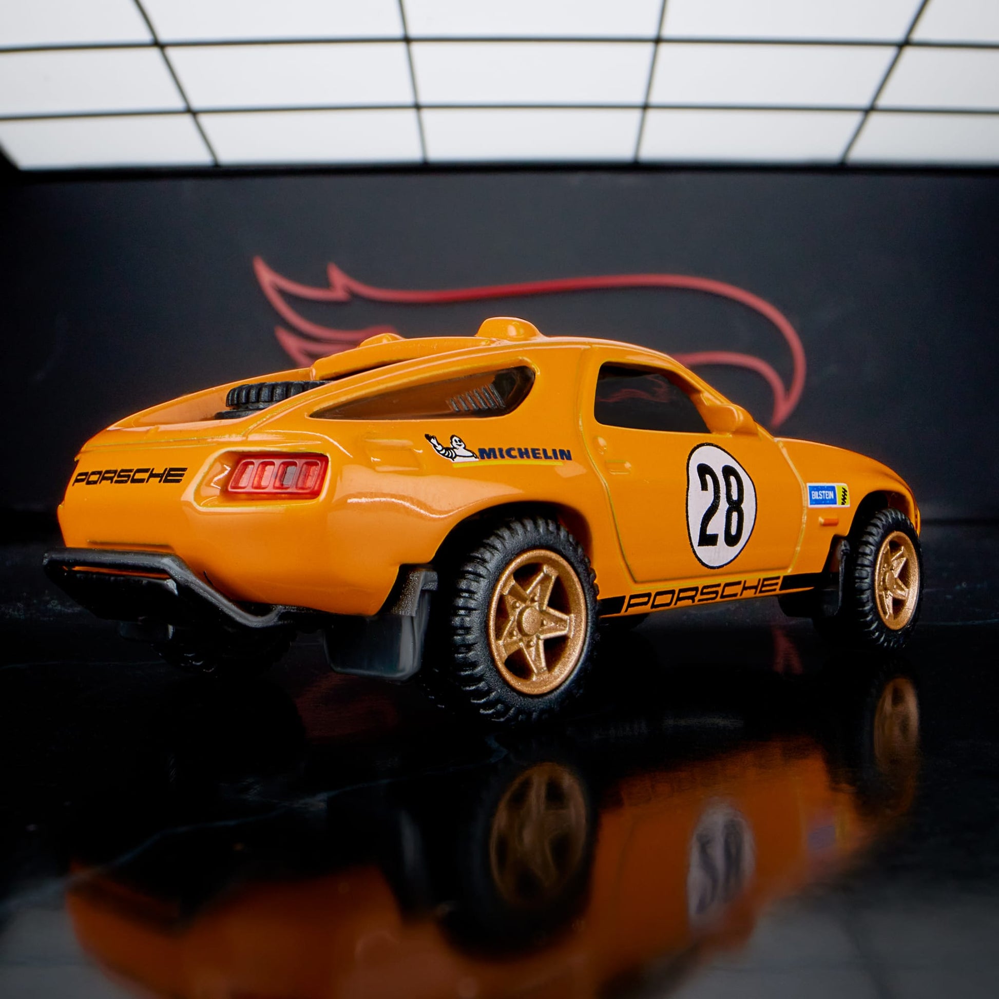 Hot Wheels Elite 64 Porsche 928 Safari - Xe Mô Hình Die-cast Cao Cấp Tỷ Lệ 1:64 - Hot Wheels - Hình ảnh bổ sung 4