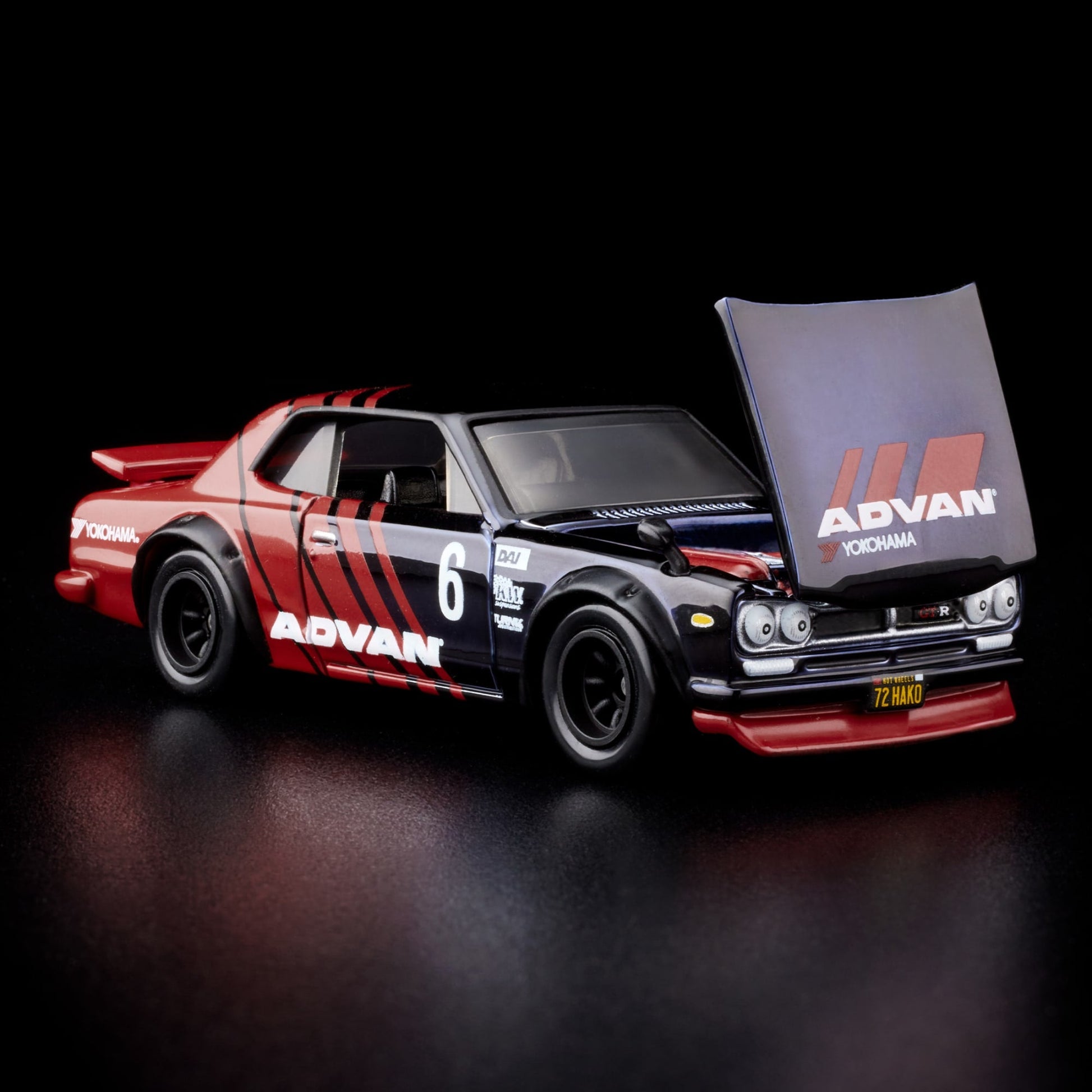 Hot Wheels RLC 1972 Skyline H/T 2000GT-R - Mô Hình Xe Nissan Skyline JDM Cao Cấp - Hot Wheels RLC Exclusive - Góc nhìn khác 3