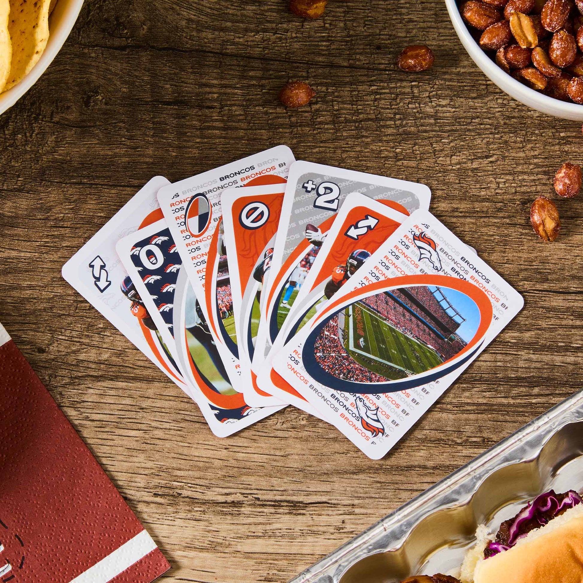 UNO Fandom NFL Denver Broncos Game Deck - Trò Chơi Thẻ Bài Bóng Bầu Dục - Mattel - Hình ảnh bổ sung 4