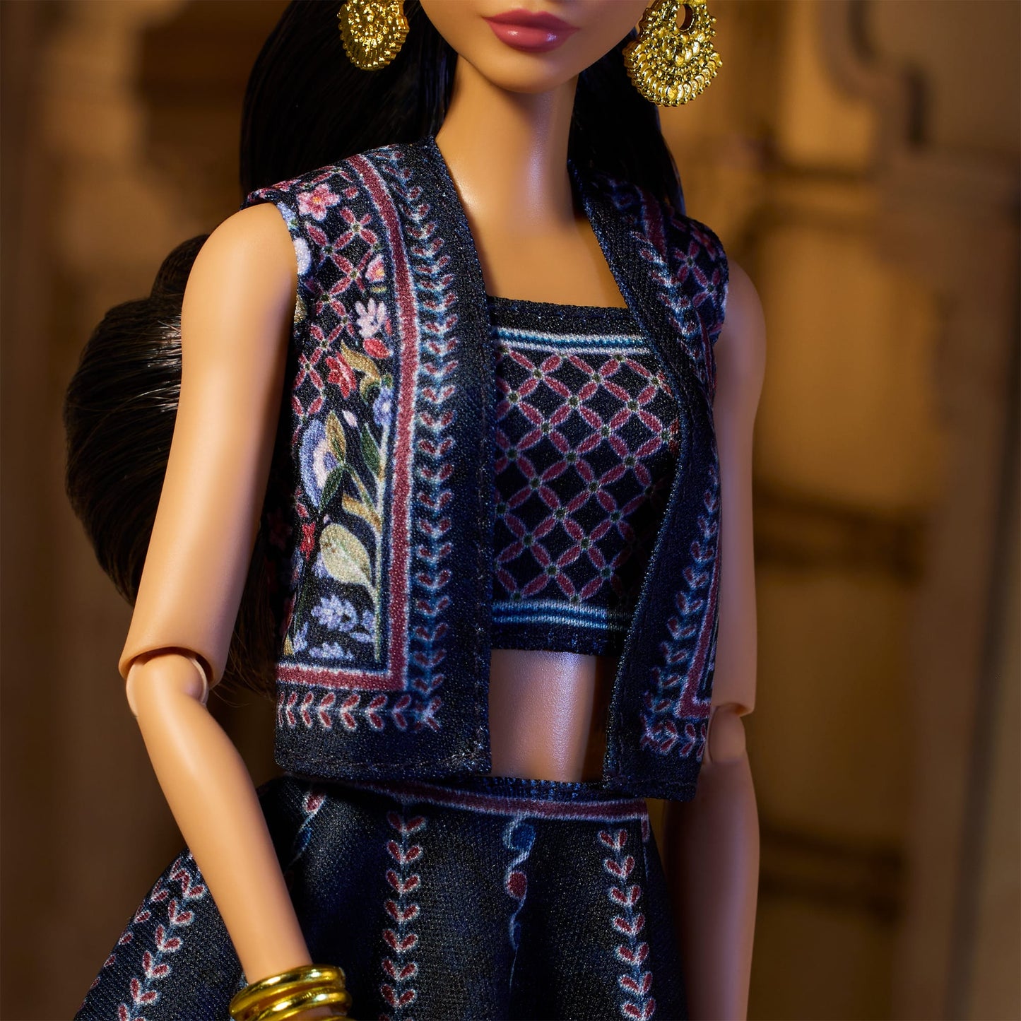 Diwali Barbie Doll by Anita Dongre - Búp Bê Barbie Sưu Tầm Lễ Hội Ánh Sáng - Barbie Signature - Góc nhìn khác 3