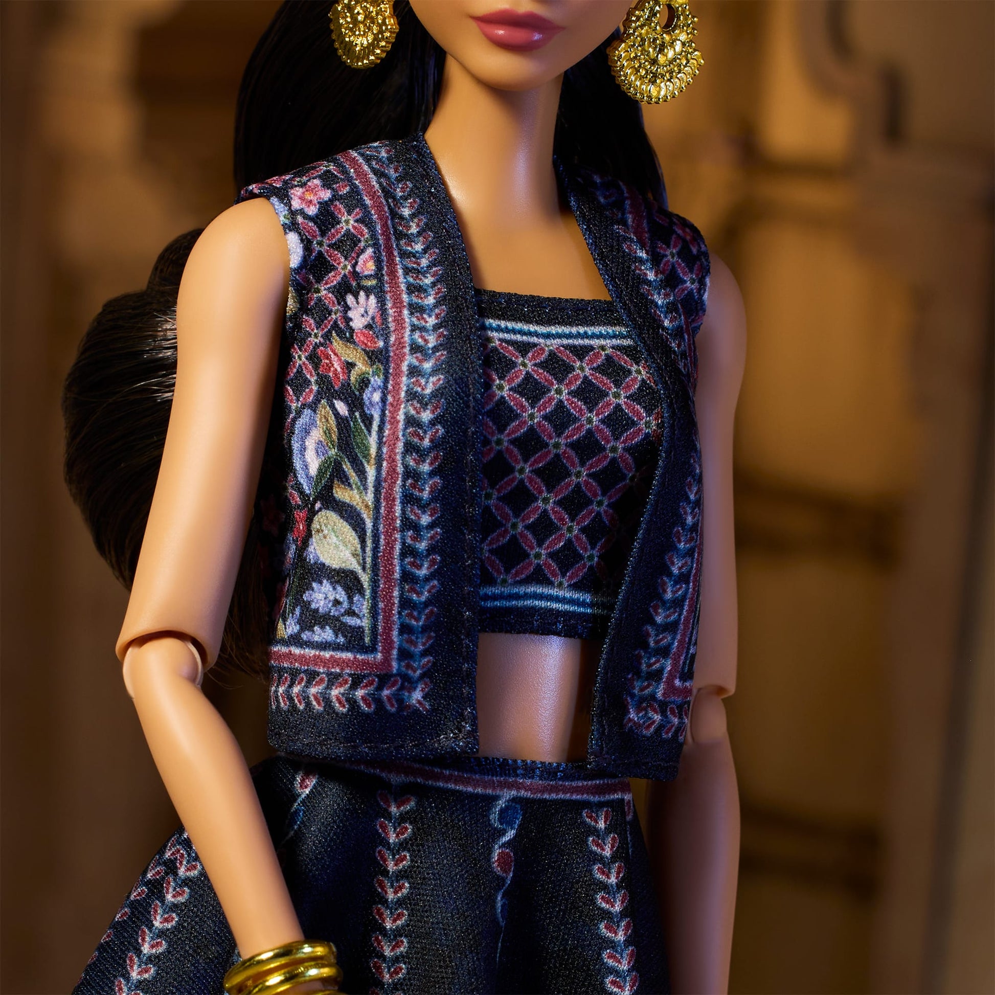 Diwali Barbie Doll by Anita Dongre - Búp Bê Barbie Sưu Tầm Lễ Hội Ánh Sáng - Barbie Signature - Góc nhìn khác 3