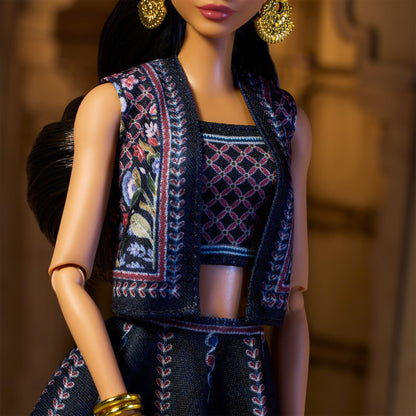 Diwali Barbie Doll by Anita Dongre - Búp Bê Barbie Sưu Tầm Lễ Hội Ánh Sáng - Barbie Signature - Góc nhìn khác 3