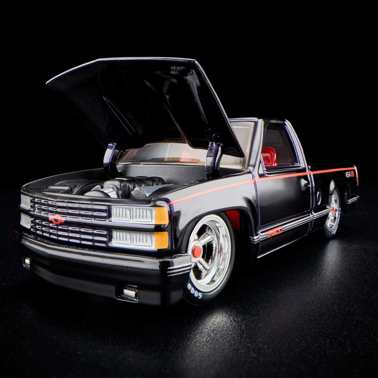 RLC Exclusive 1990 Chevy 454 SS Xe Mô Hình Bán Tải 1:64 Hot Wheels Red Line Club - Hình ảnh chi tiết 2