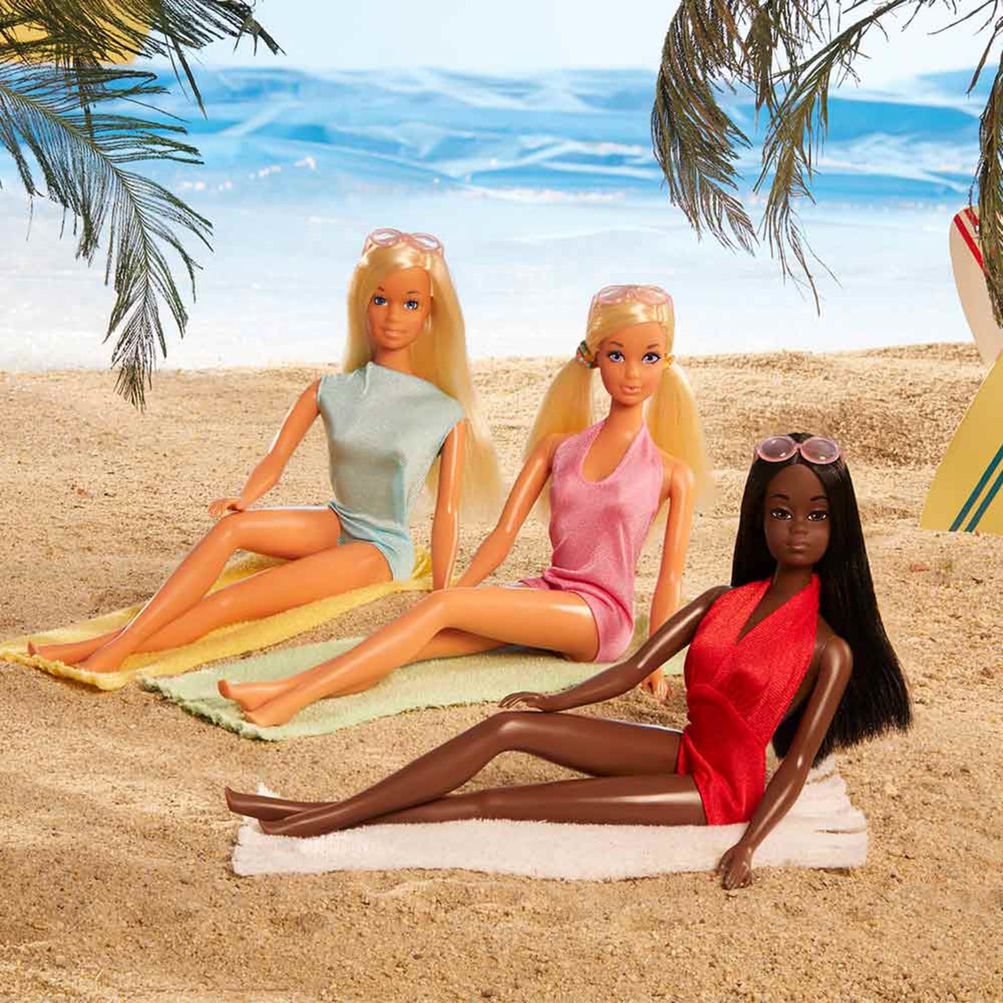 Malibu Barbie Gift Set - Bộ Búp Bê Sưu Tầm Kỷ Niệm 50 Năm Mattel GTJ86 - Hình ảnh chi tiết 2