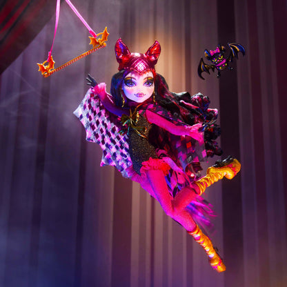 Monster High Freak Du Chic Draculaura Figure - Búp bê sưu tầm cao cấp - Mattel HLP90 - Hình ảnh chi tiết 2