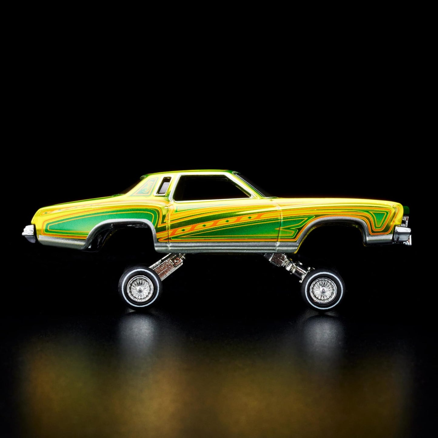 RLC Exclusive 1975 Chevrolet Monte Carlo Lowrider - Mô hình xe sưu tầm Hot Wheels Collectors - Góc nhìn khác 3