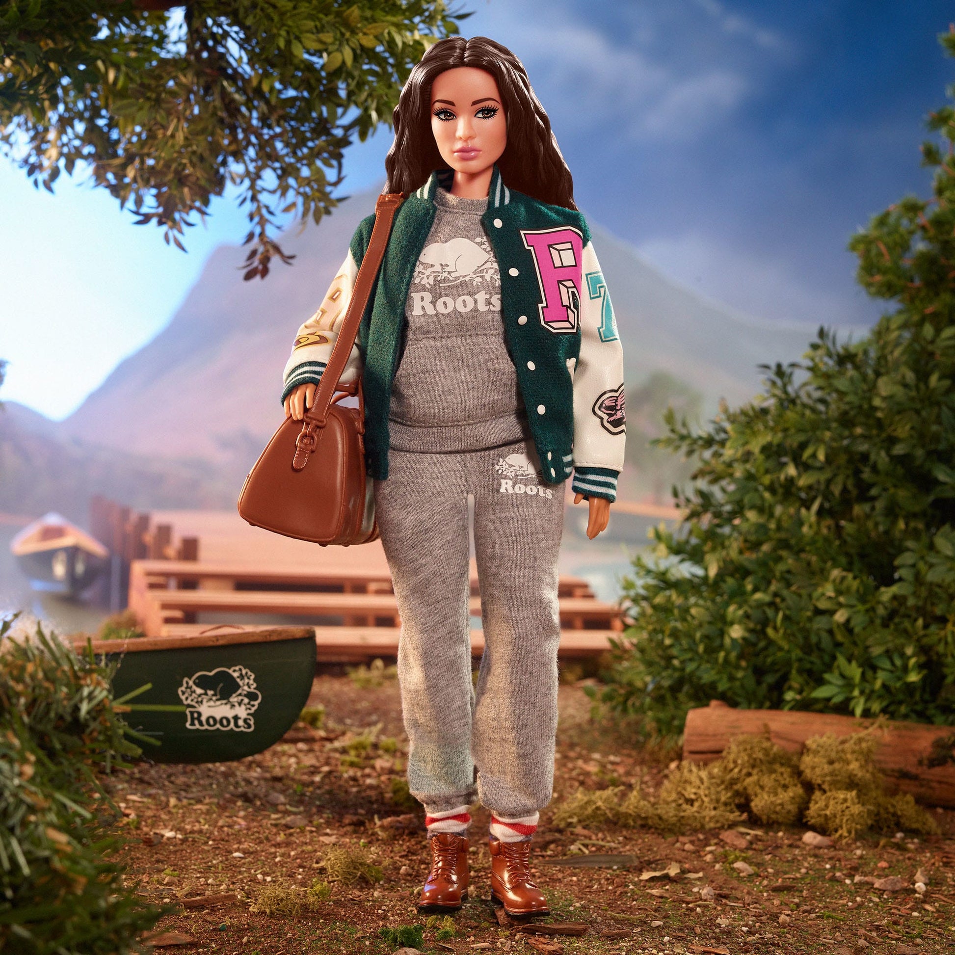 Roots 50th Anniversary Barbie Doll Búp bê Sưu tầm Kỷ niệm 50 năm Barbie Signature - Hình ảnh chi tiết 2