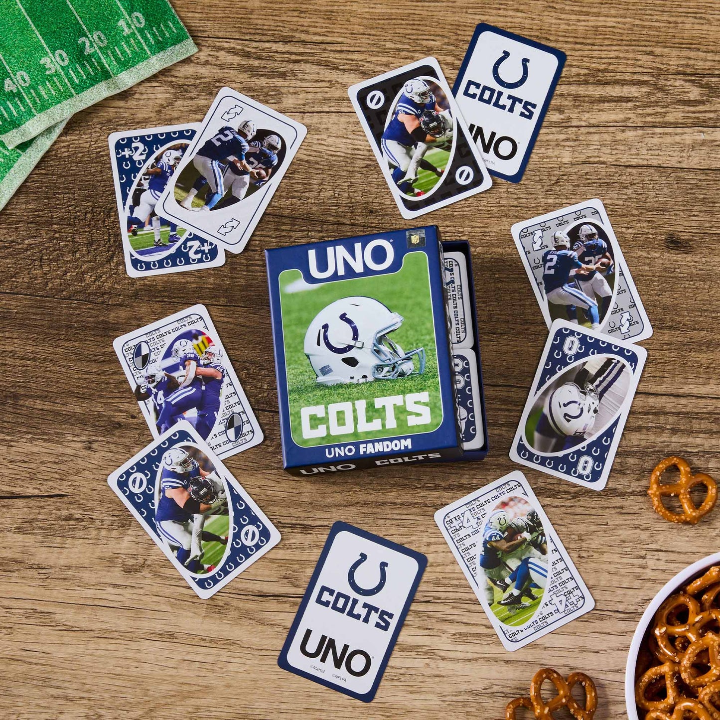 UNO Fandom NFL Indianapolis Colts Game Deck - Board Game Thẻ Bài Thể Thao - Mattel - Góc nhìn khác 3