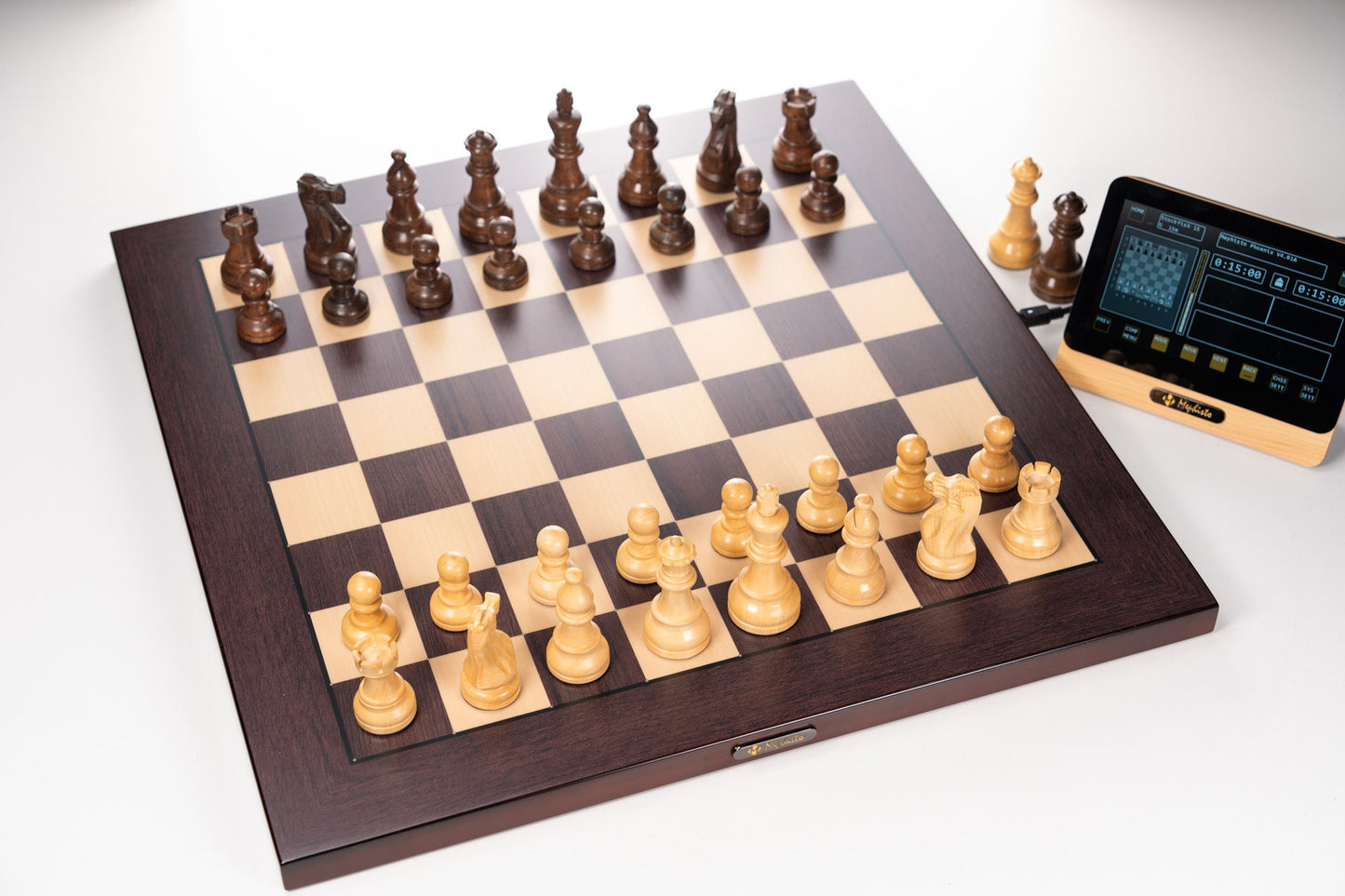 Mephisto Phoenix T - Máy Tính Cờ Vua Cao Cấp 21.7 inch - Millennium Millennium - ảnh 3 - Electronic Chess