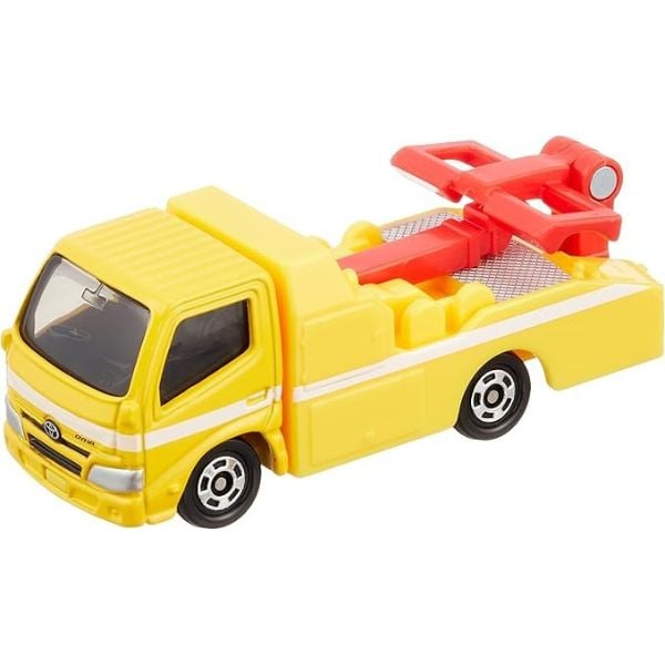 Tomica No. 5 Toyota Dyna Wrecker Truck