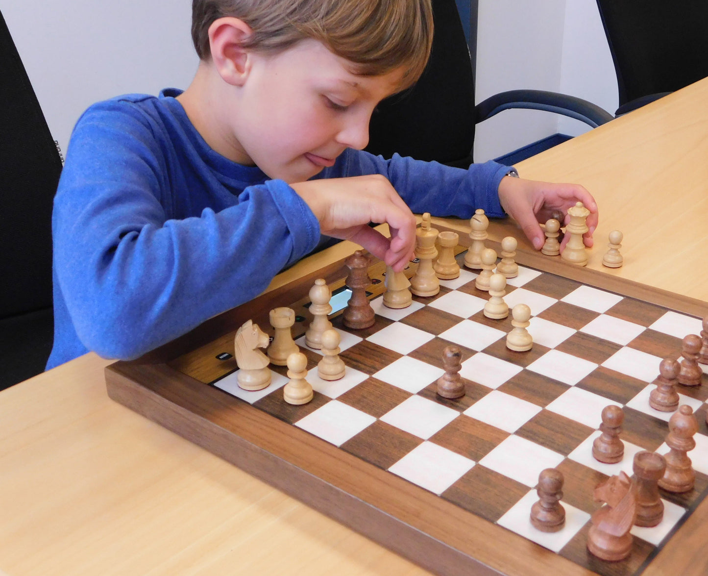Millennium Chess Computer - The King Performance - Máy Tính Cờ Vua Điện Tử Gỗ Millennium - Hình ảnh bổ sung 6