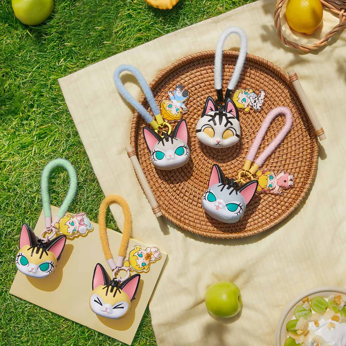 Baby Molly & Baby Tabby Series Keychain-Squishy Charm - Móc khóa Blind Box - POP MART