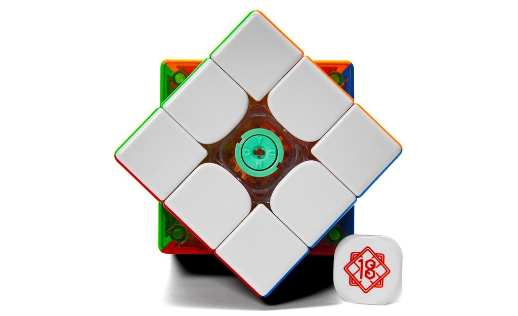 MoYu WeiLong 3x3 V11 (Magnetic, MagLev, 20-Magnet Ball-Core, UV Coated) - 18th Anniversary Edition - Rubik 3x3 Cao Cấp MoYu - Góc nhìn khác 3