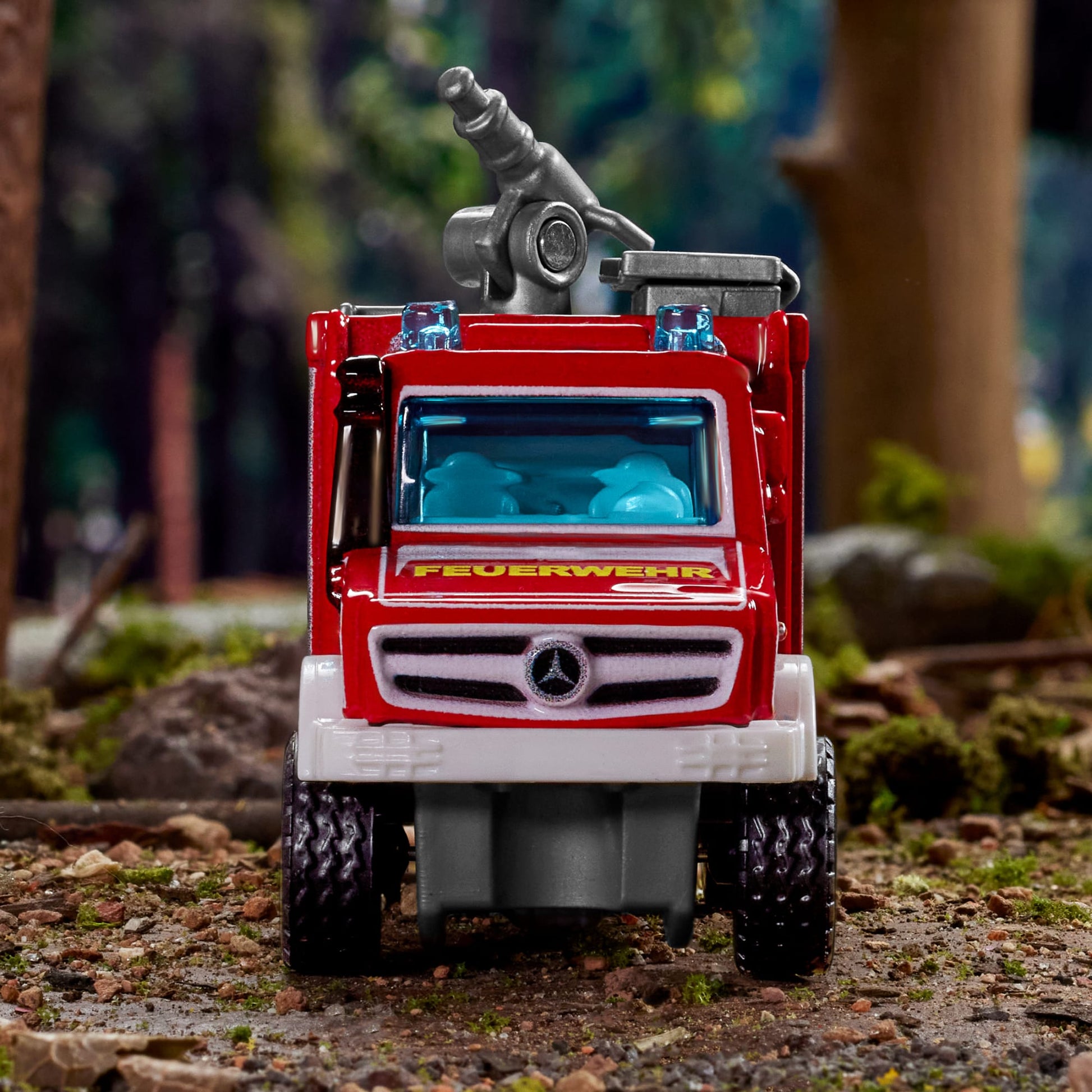 Matchbox Collectors Mercedes-Benz Unimog Fire Truck - Xe Cứu Hỏa Mô Hình Kim Loại Cao Cấp - Hình ảnh bổ sung 8