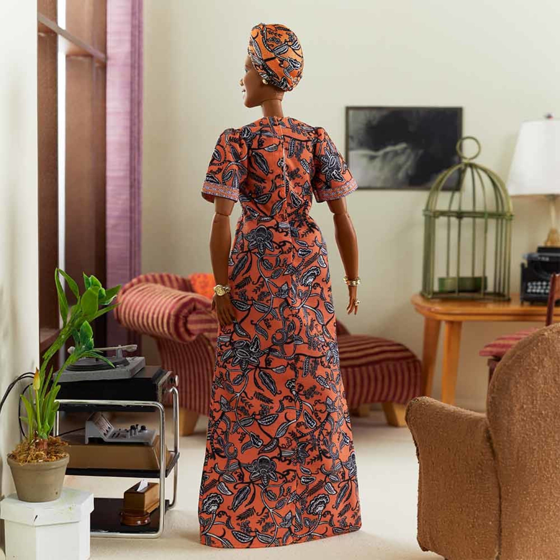 Barbie Inspiring Women Maya Angelou Doll - Búp bê Sưu tầm Maya Angelou - Mattel Signature - Hình ảnh bổ sung 5