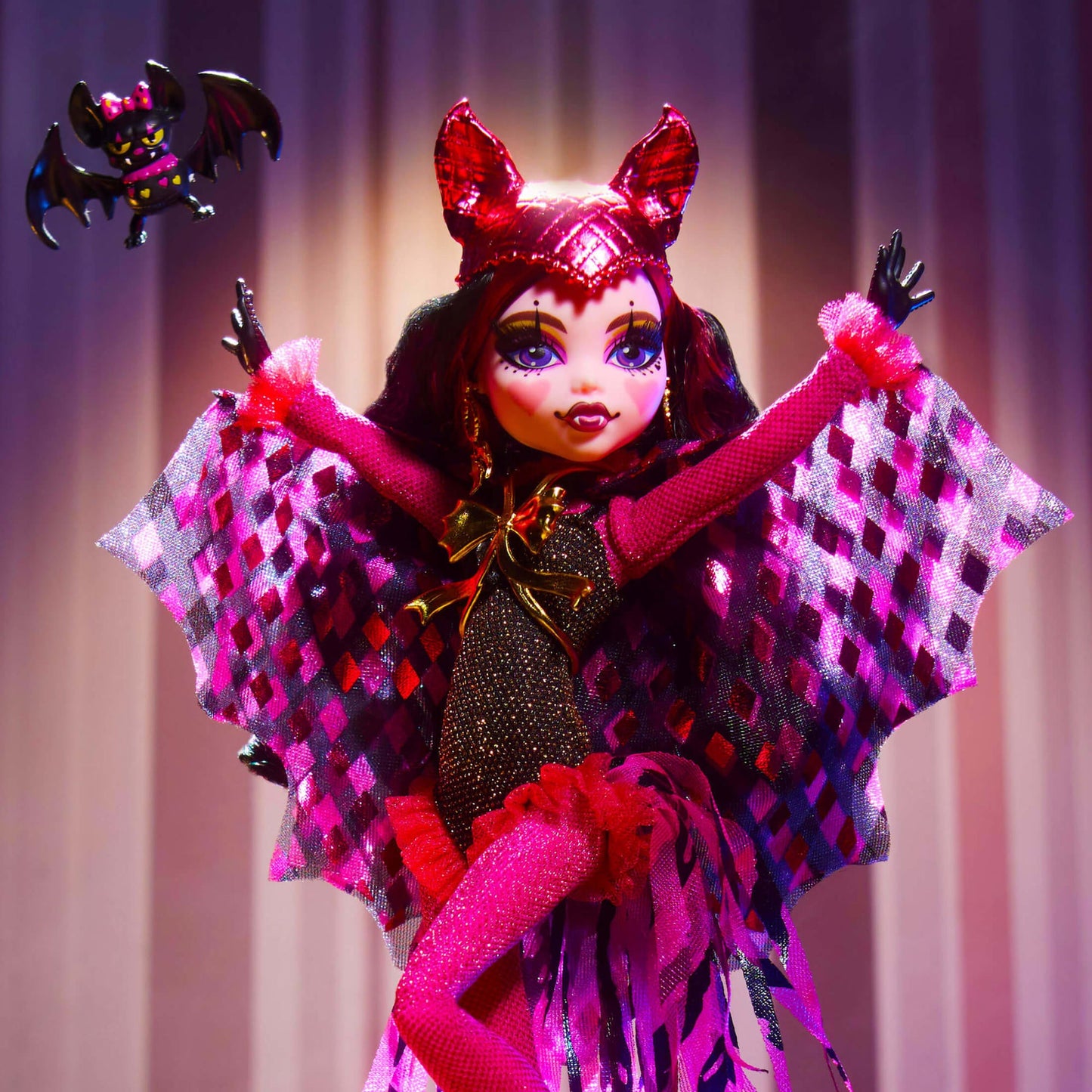 Monster High Freak Du Chic Draculaura Figure - Búp bê sưu tầm cao cấp - Mattel HLP90 - Hình ảnh bổ sung 6