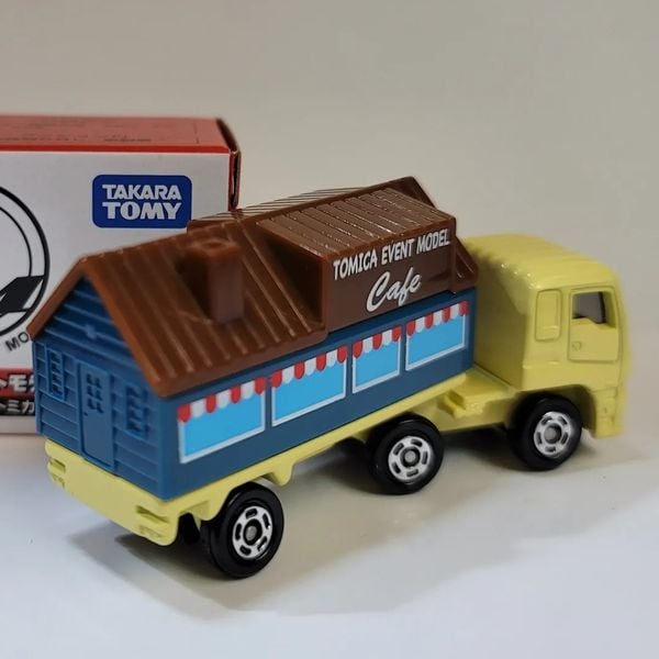 Tomica Event Model No. 26 Isuzu Giga Mobile Cafe Tomica Coffee Shop