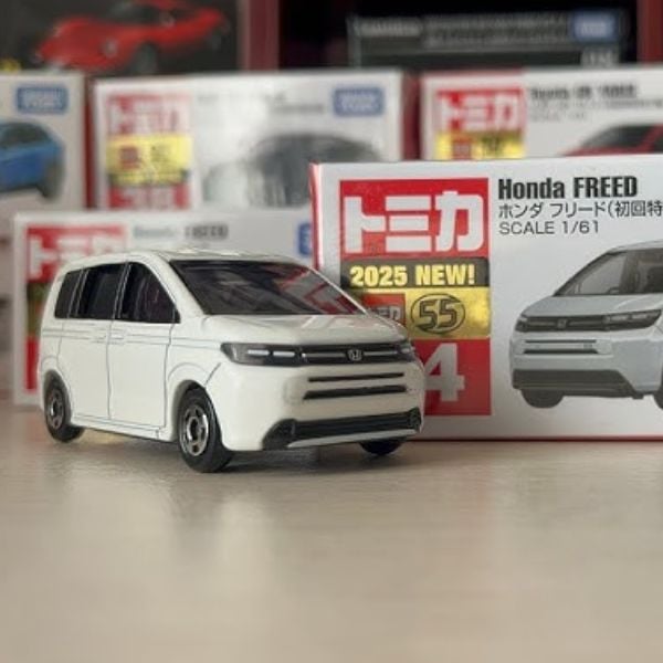 Tomica No. 44 Honda Freed Special First Edition