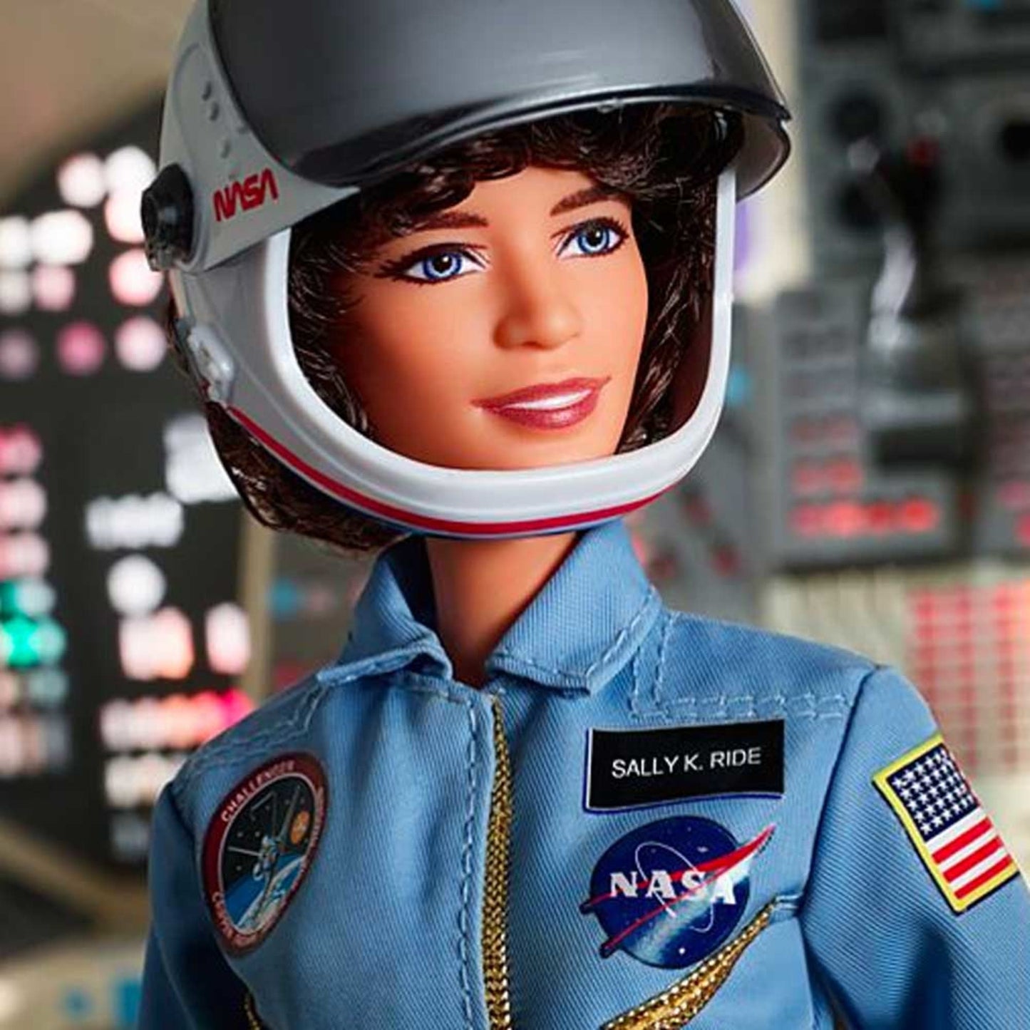 Sally Ride Barbie Inspiring Women Doll - Búp bê Phi hành gia NASA - Barbie Signature Mattel - Hình ảnh bổ sung 4