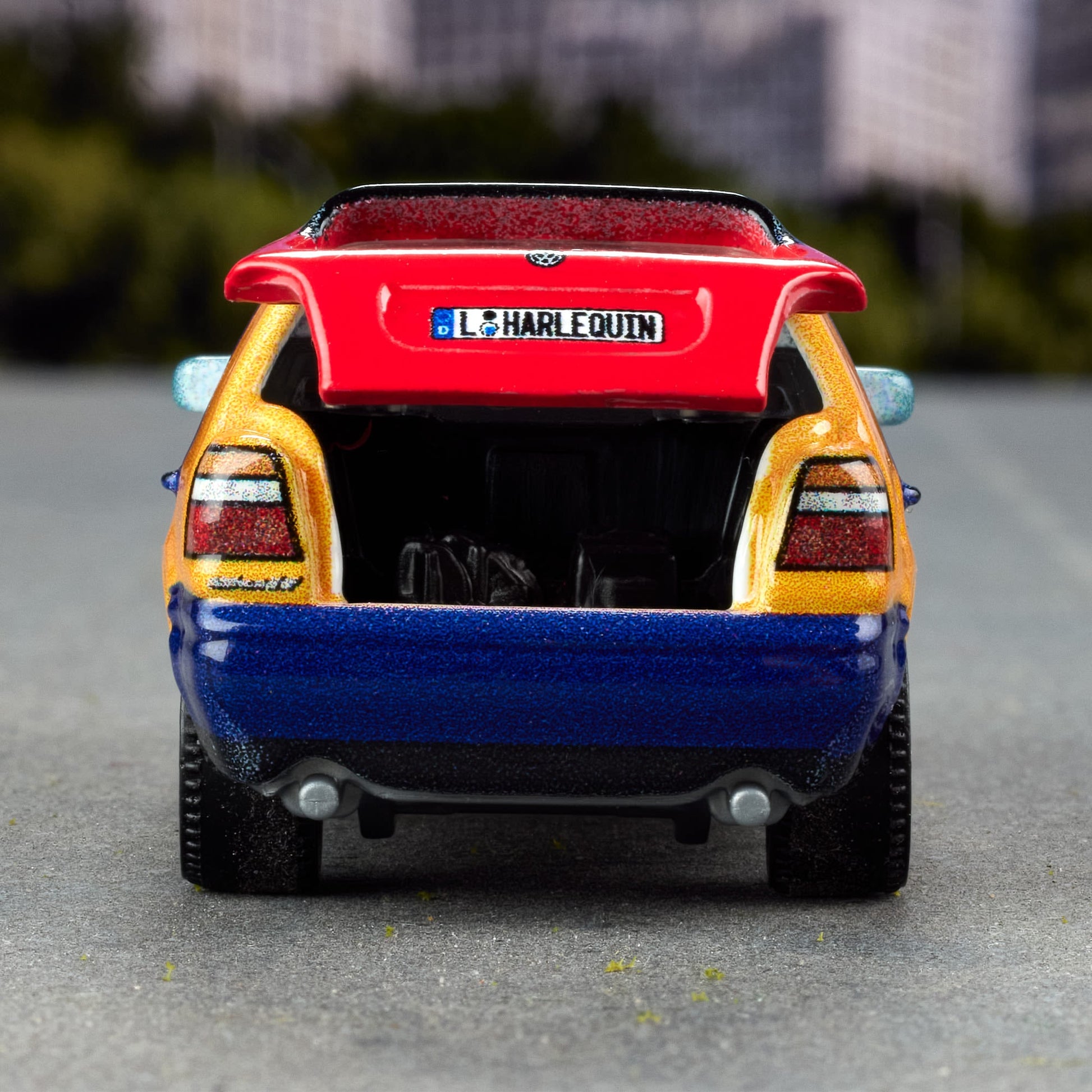 Matchbox 1995 Volkswagen Golf Harlequin - Mô Hình Xe Ô Tô Sưu Tầm Tỉ Lệ 1:64 Matchbox Collectors - Hình ảnh bổ sung 8