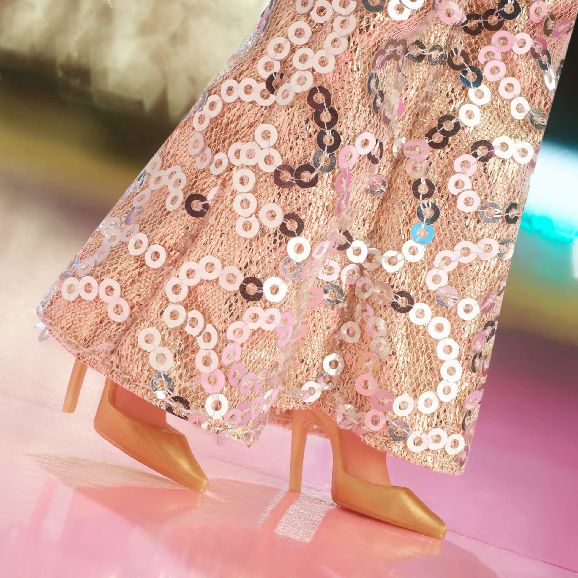 Barbie in Gold Disco Jumpsuit – Barbie The Movie - Búp bê sưu tầm cao cấp - Mattel - Hình ảnh bổ sung 7