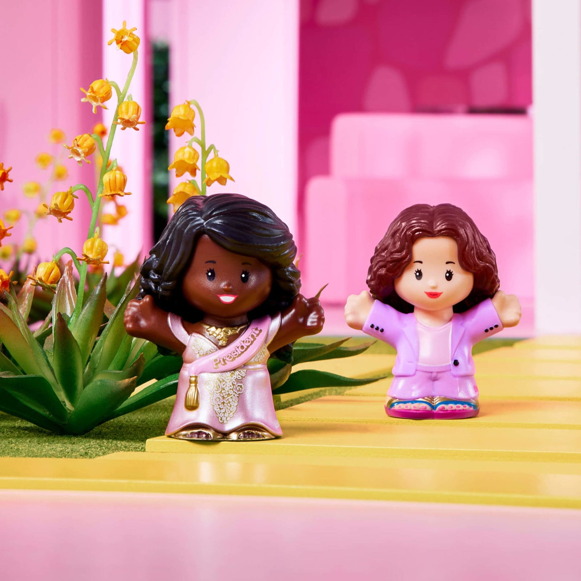 Little People Collector Barbie The Movie Special Edition Set - Bộ 4 Mô Hình Figure Sưu Tầm - Mattel HRK97 - Hình ảnh bổ sung 8