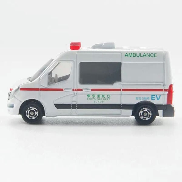 Tomica No. 44 Nissan NV400EV Ambulance