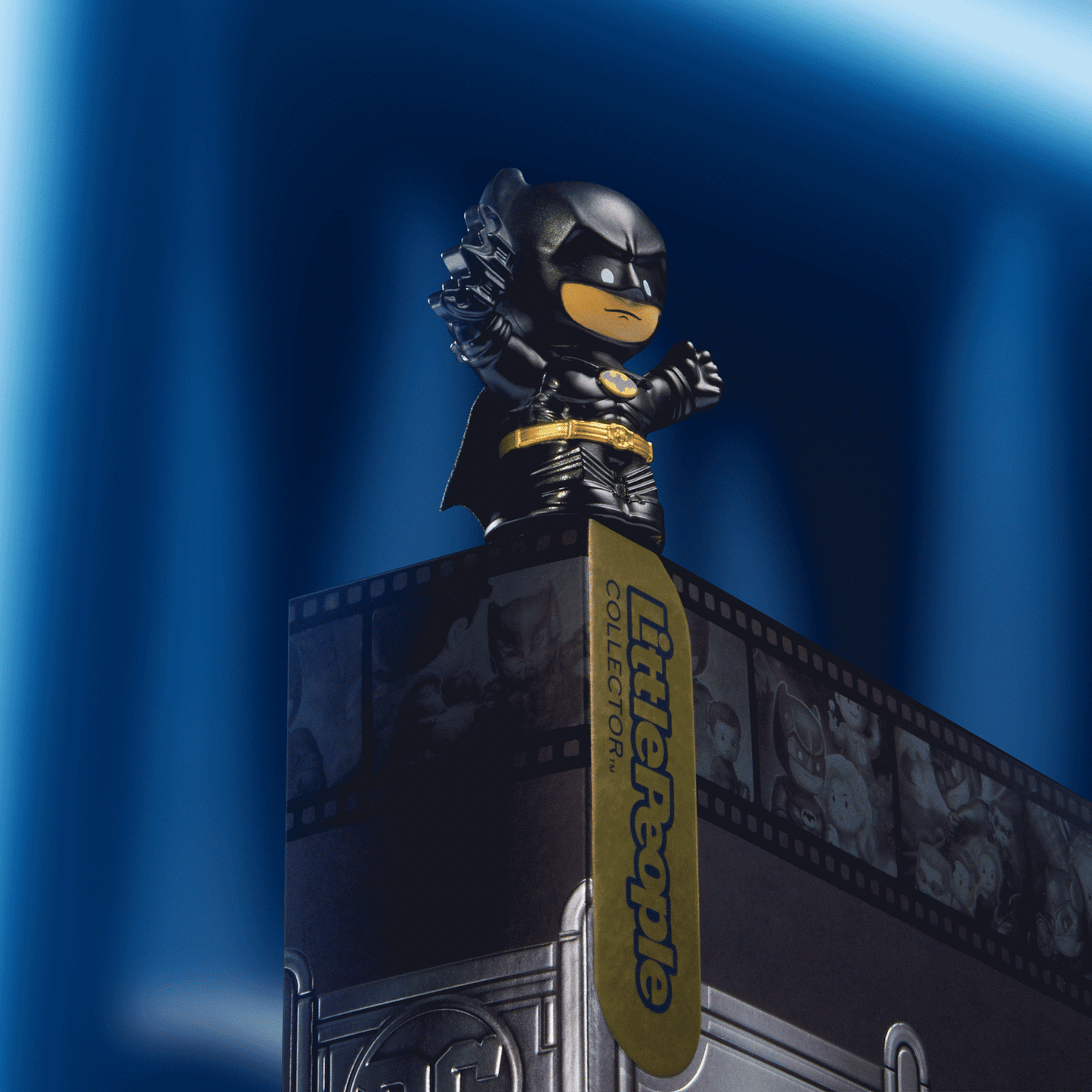 Little People Collector Batman 85th Anniversary: I Am Batman Pack - Bộ 6 Mô Hình Batman Kỷ Niệm 85 Năm - Mattel HVW63 - Góc nhìn khác 3
