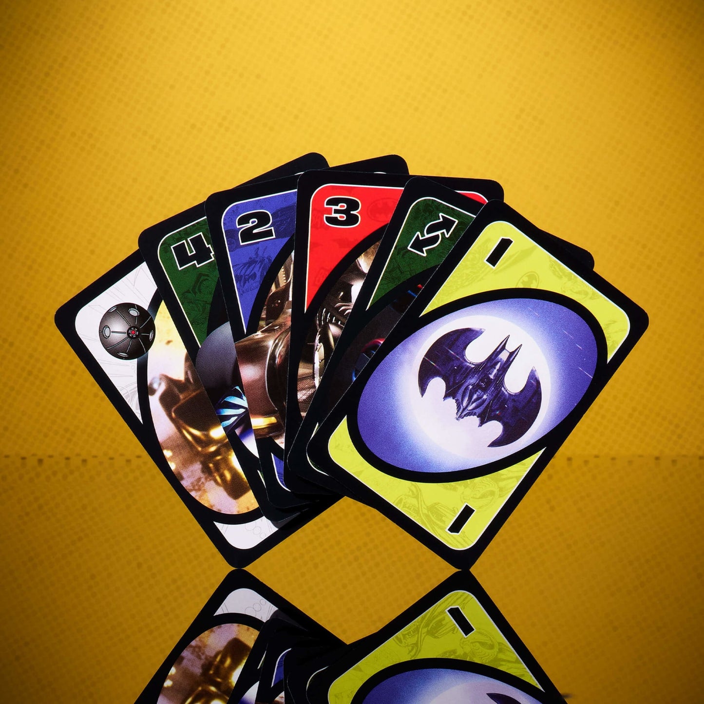 UNO Fandom Batman: Batmobiles & Gadgets Deck - Bộ Bài UNO Sưu Tầm Kỷ Niệm 85 Năm Batman - Mattel - Góc nhìn khác 3