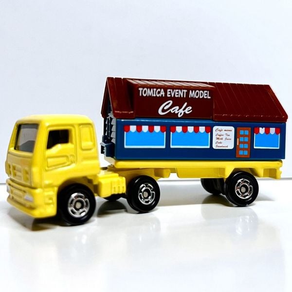 Tomica Event Model No. 26 Isuzu Giga Mobile Cafe Tomica Coffee Shop