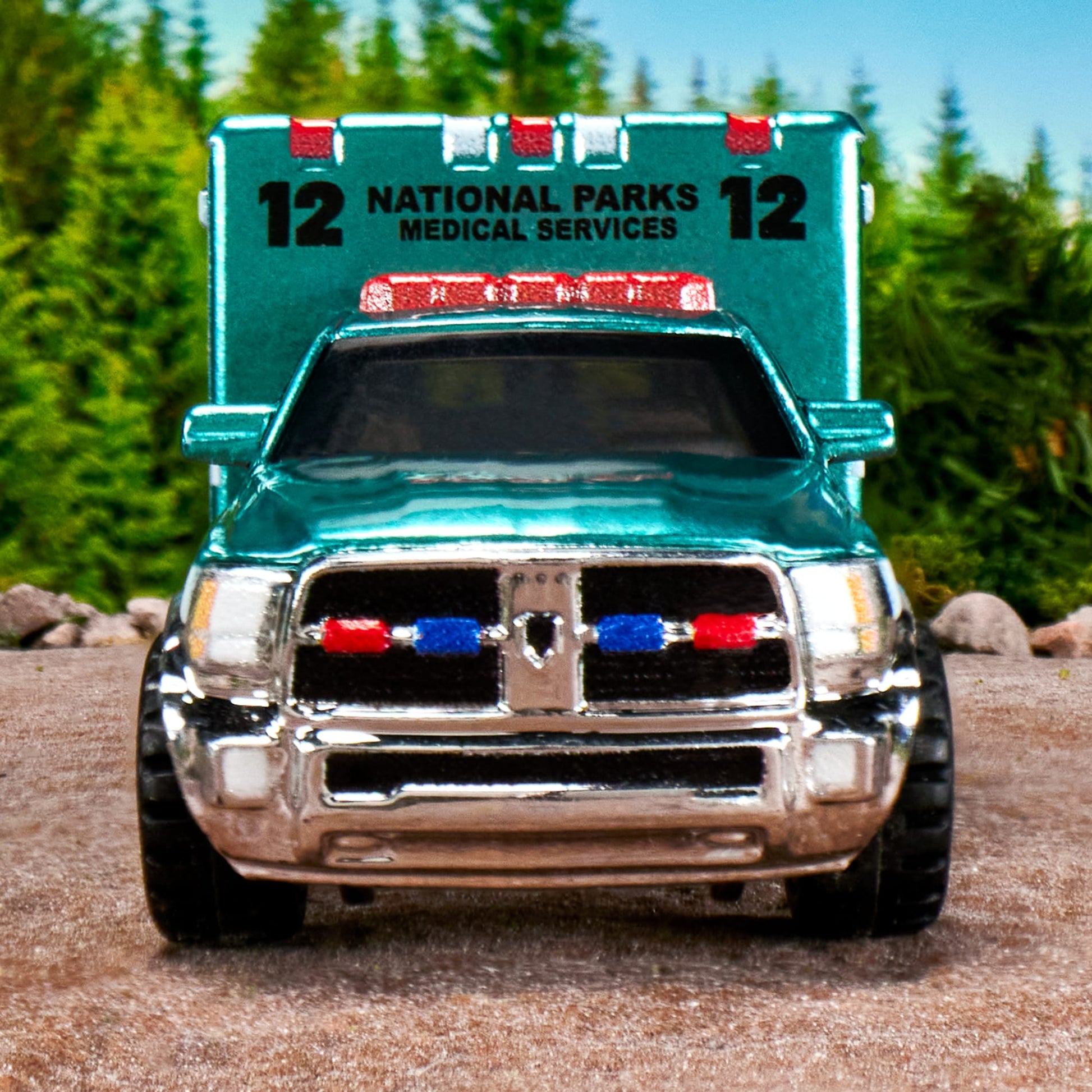 Matchbox 2019 Ram Ambulance Xe Mô Hình Cứu Thương Cao Cấp Matchbox HLJ77 - Góc nhìn khác 3
