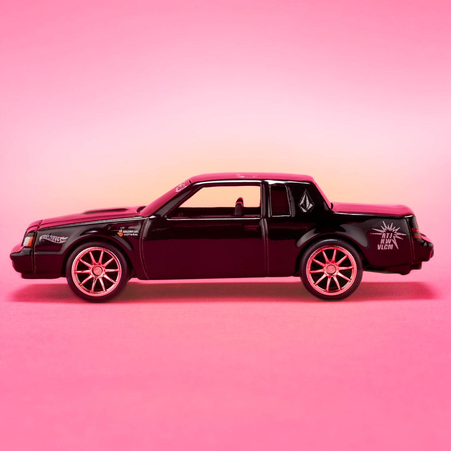 Hot Wheels x Run The Jewels x Volcom '87 Buick Regal GNX - Mô hình xe Die-cast 1:64 - Hot Wheels - Hình ảnh bổ sung 4