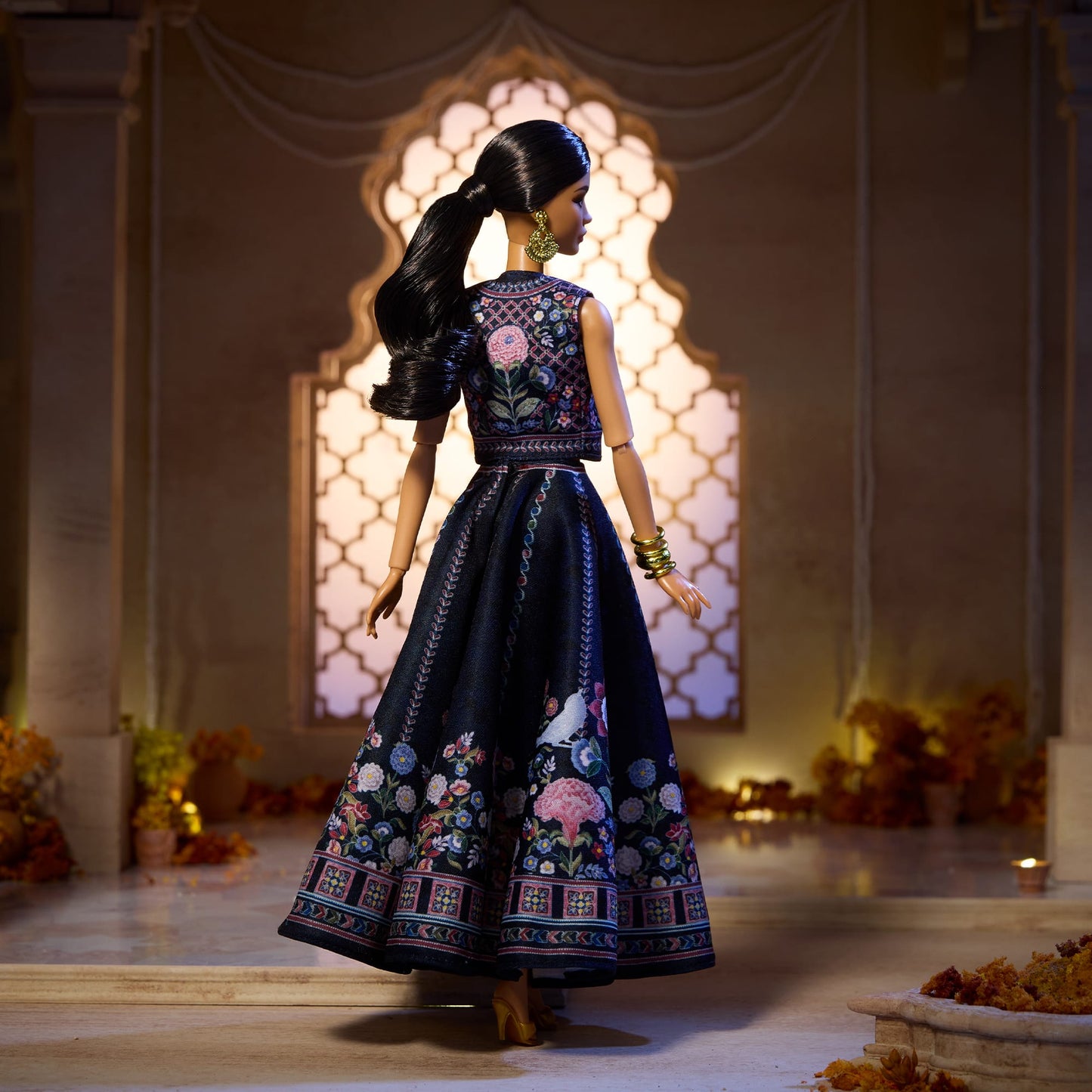 Diwali Barbie Doll by Anita Dongre - Búp Bê Barbie Sưu Tầm Lễ Hội Ánh Sáng - Barbie Signature - Hình ảnh chi tiết 2