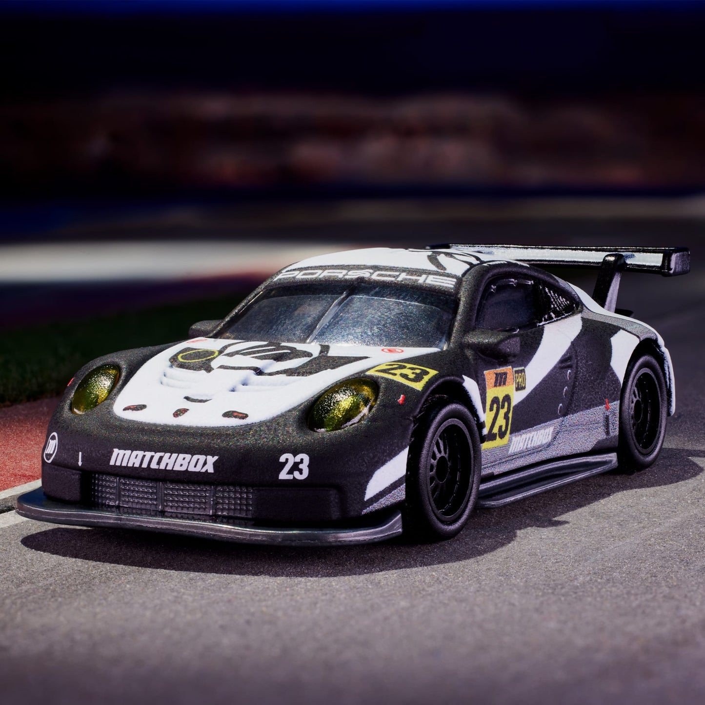 Matchbox Porsche 911 RSR - Mô Hình Xe Đua Die-cast Cao Cấp 1:64 - Hình ảnh sản phẩm
