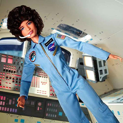 Sally Ride Barbie Inspiring Women Doll - Búp bê Phi hành gia NASA - Barbie Signature Mattel - Hình ảnh chi tiết 2