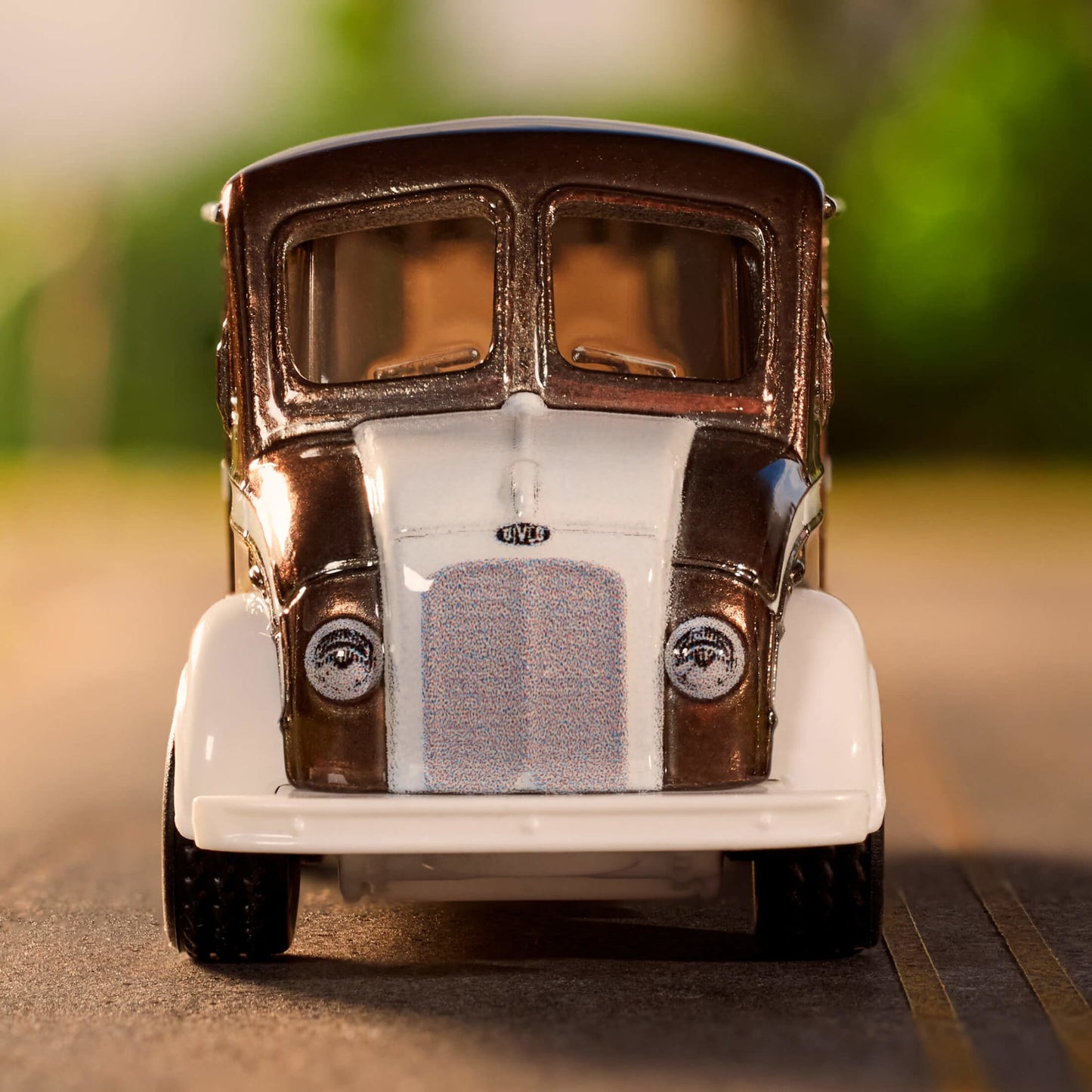 Matchbox Tootsie Roll Divco Milk Truck - Xe Tải Sữa Mô Hình Sưu Tầm Matchbox HJW62 - Hình ảnh bổ sung 5