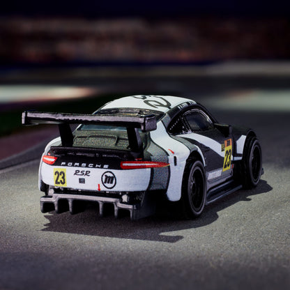 Matchbox Porsche 911 RSR - Mô Hình Xe Đua Die-cast Cao Cấp 1:64 - Hình ảnh chi tiết 2