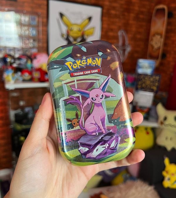 PT113 Pokemon TCG SV8.5 Prismatic Evolutions Mini Tin