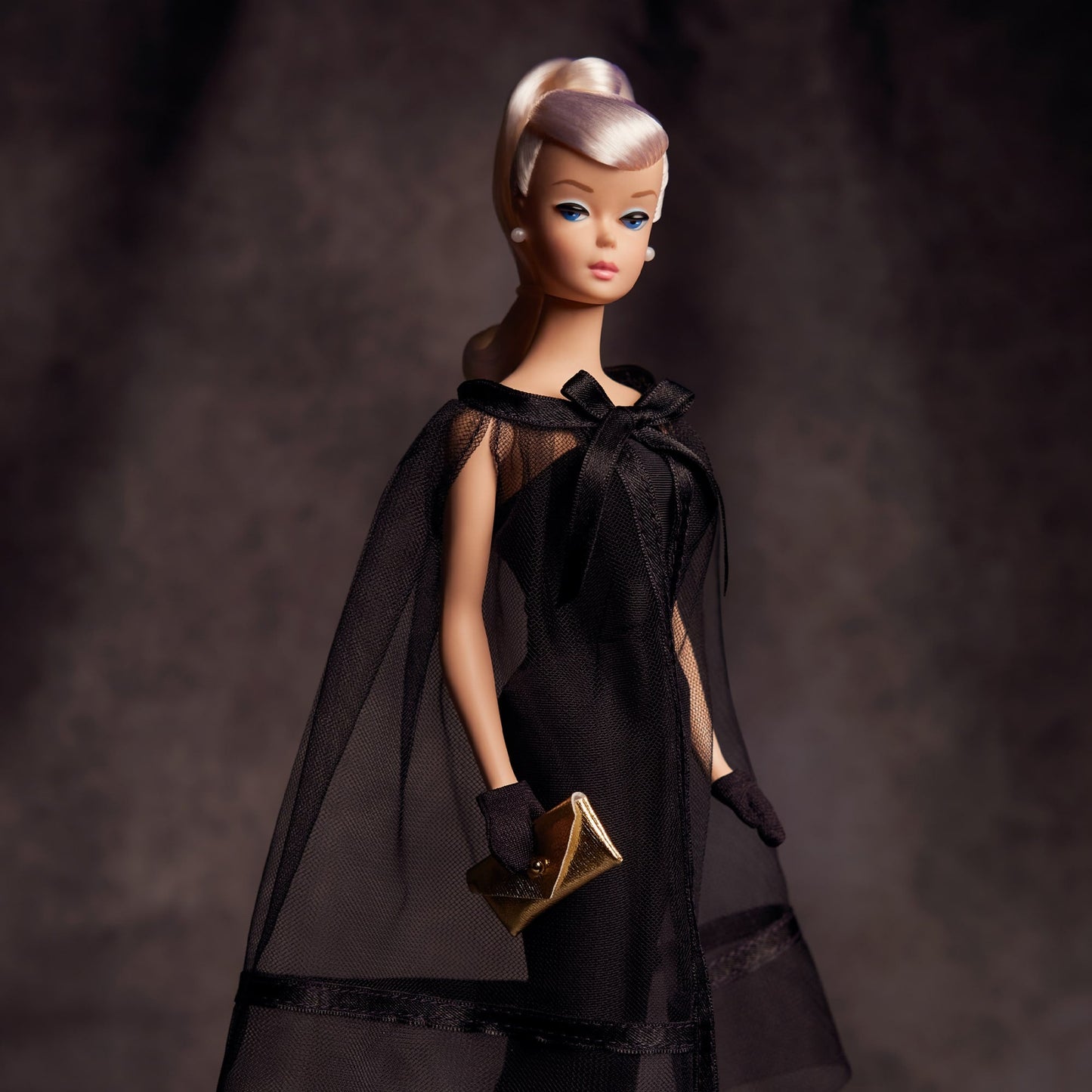 Swirl Pony Barbie Doll - Búp Bê Sưu Tầm Silkstone Cổ Điển Barbie Signature (HRM88) - Góc nhìn khác 3