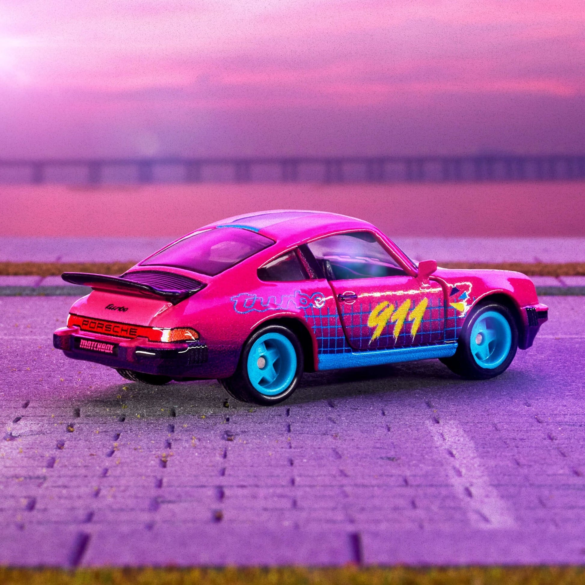 Matchbox ’80 Porsche 911 Turbo - Xe Mô Hình Kim Loại Cao Cấp Tỉ Lệ 1:64 Matchbox - Góc nhìn khác 3